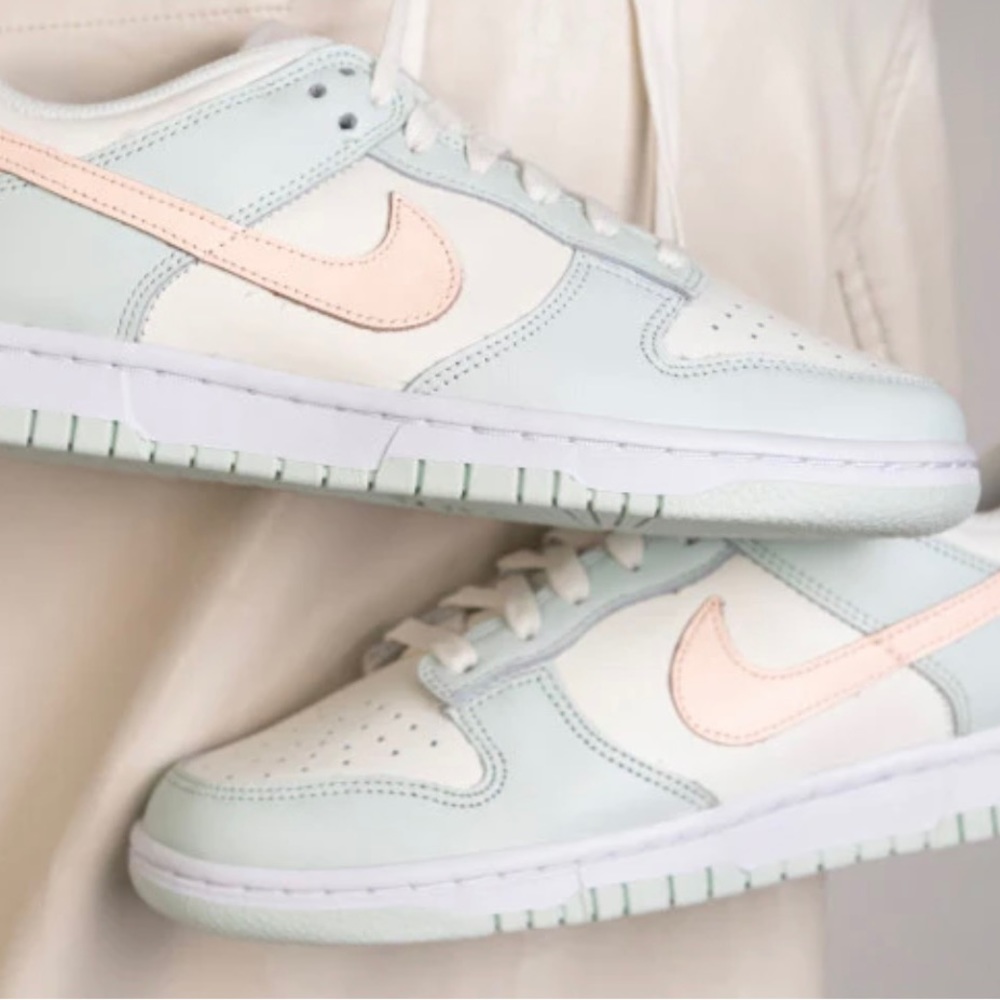 Nike dunk low barely green 8W